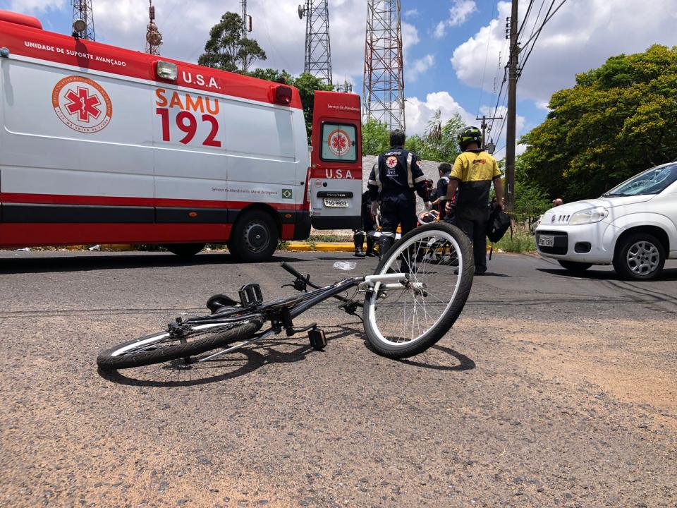 Foto 3 de 3 — Acidente envolve ciclista e carro na Vila Xavier em Araraquara